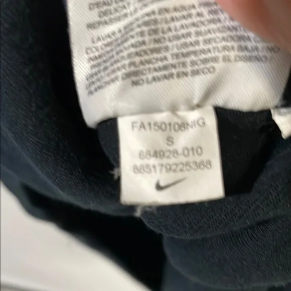 Nike tech fleece women’s Black sweatshirt Jacket - Picture 3 of 4